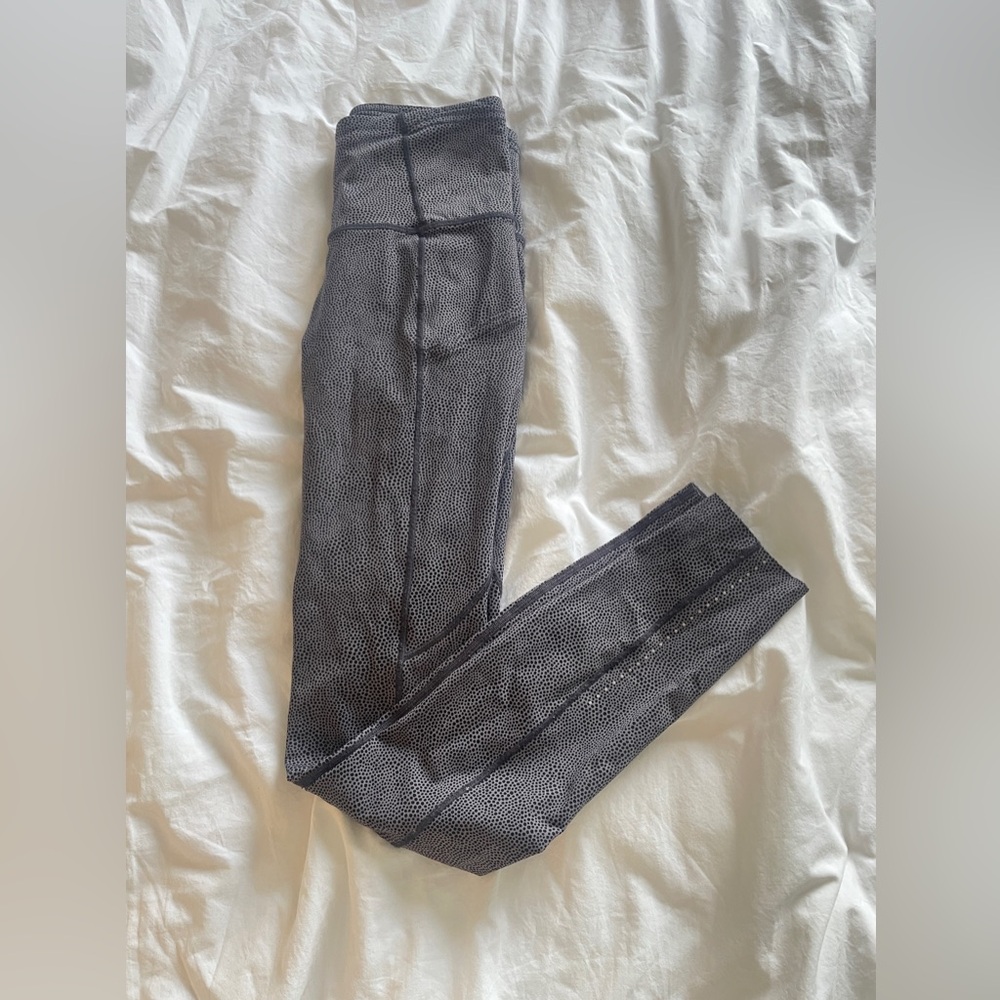 Lululemon leggings size 2 with pockets